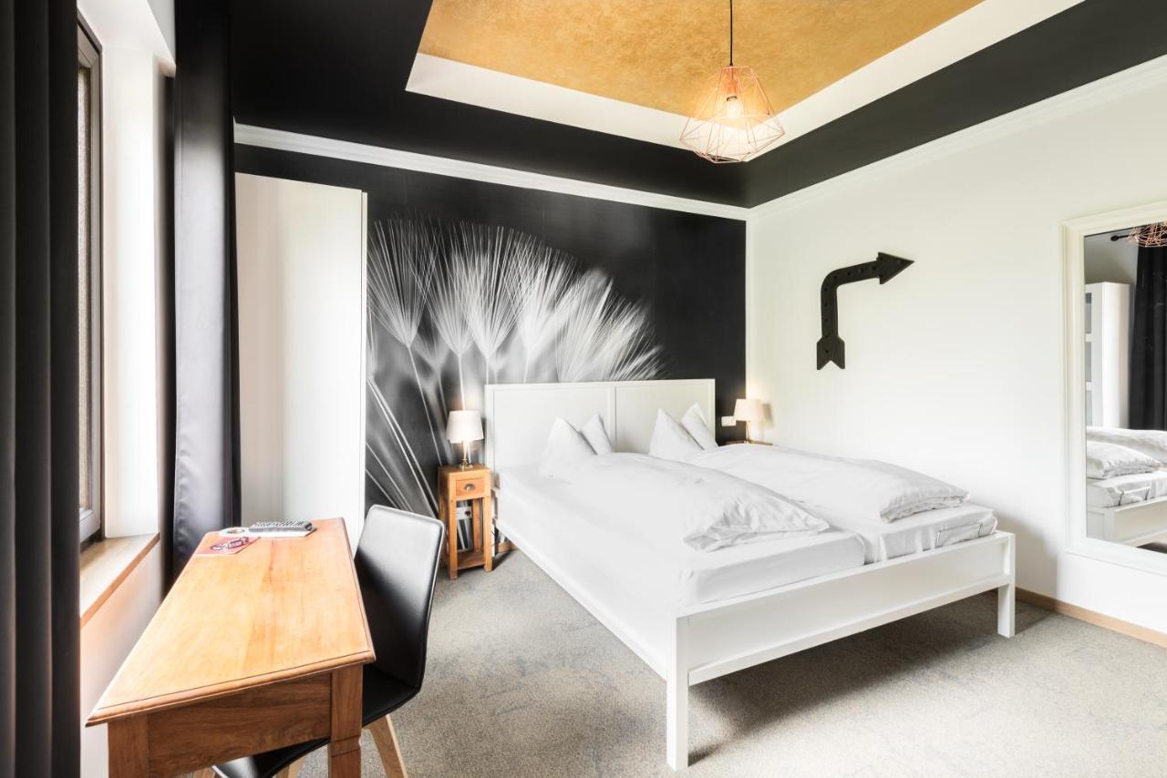 Engel Hotel Grill Bar Niedernhausen Dış mekan fotoğraf